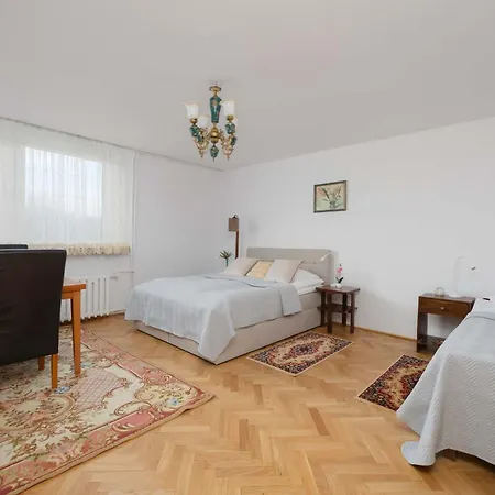 Atmospheric In The Center With Air Conditioned Living By Renters * ワルシャワ