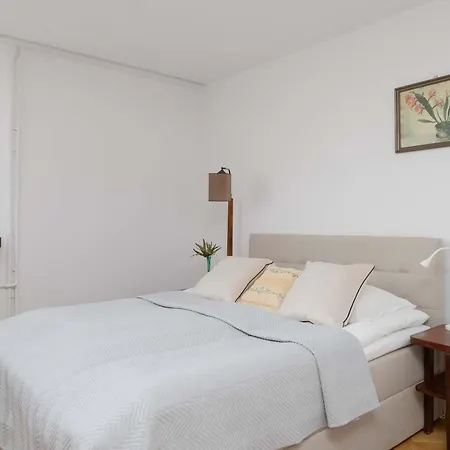 Atmospheric In The Center With Air Conditioned Living By Renters *