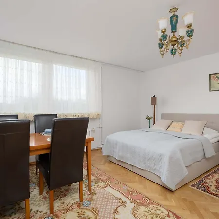 アパート Atmospheric In The Center With Air Conditioned Living By Renters