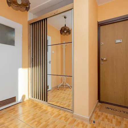 Atmospheric In The Center With Air Conditioned Living By Renters アパート ワルシャワ